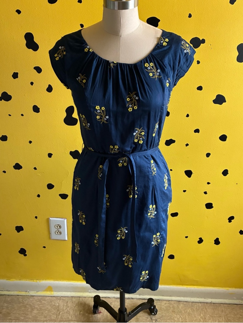 Lands End Navy Floral Dress Belted Casual Cottagecore Midi Size 6 Embroidery